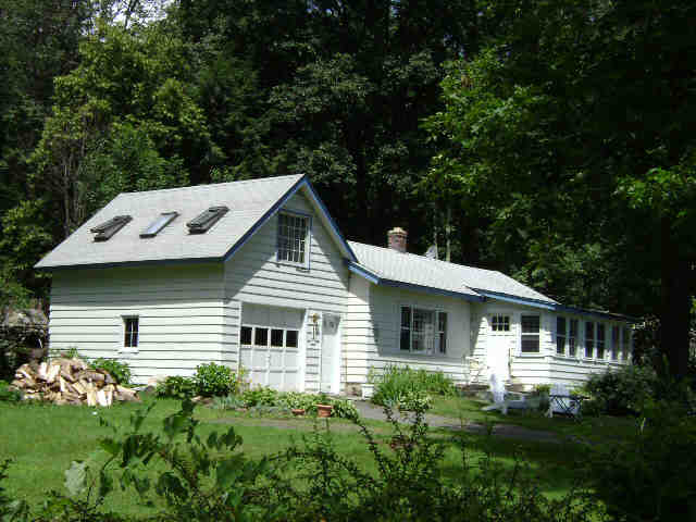Building photograph for 15 WEST SHORE DR